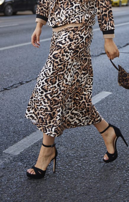 TERAMO női szoknya –gumis derekú midi szoknya,mintás,S,Tara X Viktori,Young&Free Kollekció