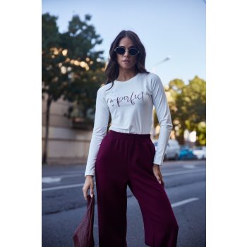   HAYLEY női hosszú ujjú póló –feliratos,fehér,S,Tara X Viktori,YOUNG&FREE Kollekció