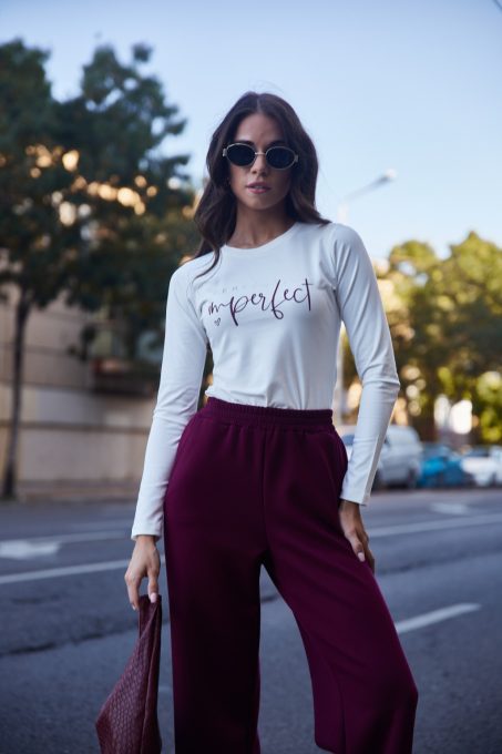 HAYLEY női hosszú ujjú póló –feliratos,fehér,M,Tara X Viktori,YOUNG&FREE Kollekció