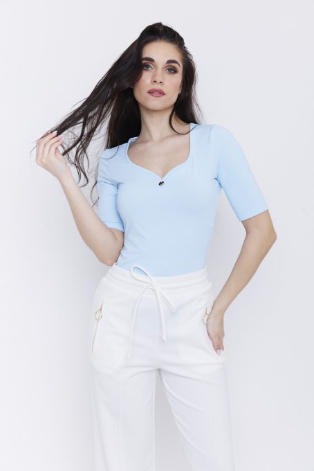 Hédinke női póló ívelt rollni pántos részlettel, ívelt V-nyakú, testhezálló fazonú női felső, kék,M,Tara x Viktori 