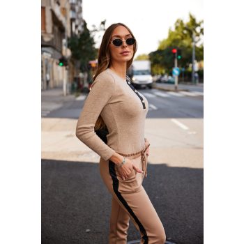   Payton női nadrág, élén tűzött, oldalbetétes ,egyenes szárú fazon,bézs-fekete,XL,Tara x Viktori, Young & Free Kollekció