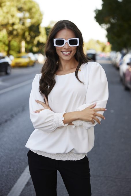 RÓZA női blúz – cérnagumis ujjú és aljú, csónaknyakú blúz,ekrü,M,TaraxViktori