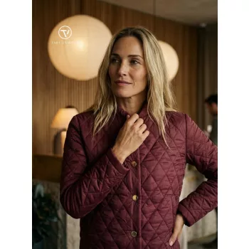   TIFFANY női kabát – állógalléros, steppelt, zsebes fazon,bordó,S,Tara X Viktori