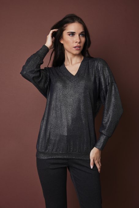 CHANTIL női felső – V-nyakú, passzés ujjú, bővebb szabású,grafit csillogó,M,Tara x Viktori,Curve Kollekció