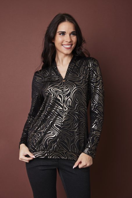 SHAINA elegáns állónyakú tunika – mintás, passzés aljú női felső,arany-fekete,S-M,Tara x Viktori, Curve Fashion