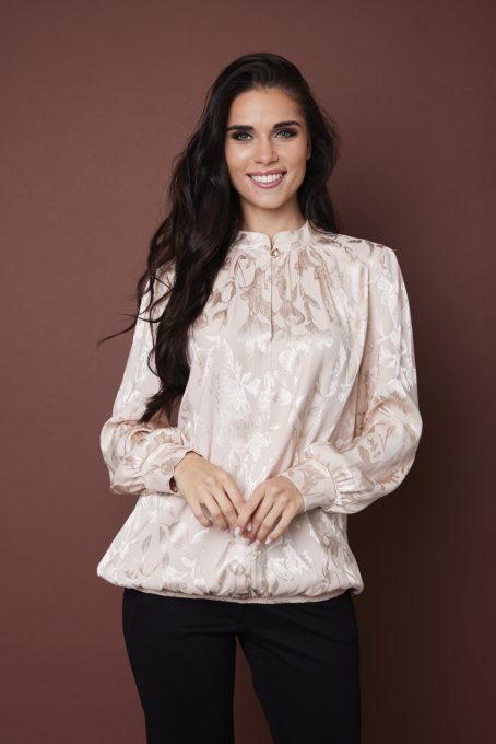 AMARA női szatén tunika állógallérral és díszgombbal.bézs,S-M,Tara X Viktori,Curve Kollekció