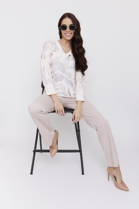 CHANTIL női felső – V-nyakú, passzés ujjú, bővebb szabású,mintás,L,Tara x Viktori,Curve Kollekció